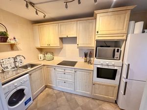 Photo 6- click for photo gallery